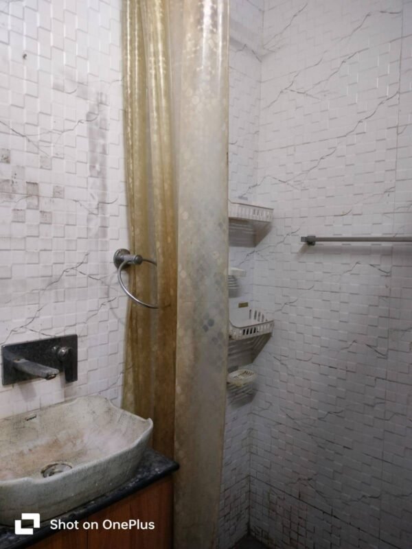 2 BHK Flat/Apartment for Rent in Arjun Apartment CGHS, Vikas Puri,West Delhi - Image 7